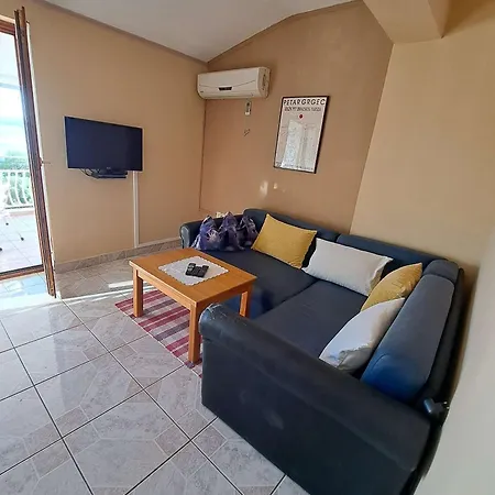 Апартаменты With Parking Space Selce, Crikvenica - 23193